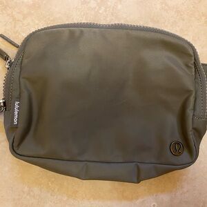 Gray/Sage lululemon belt bag 2 liter